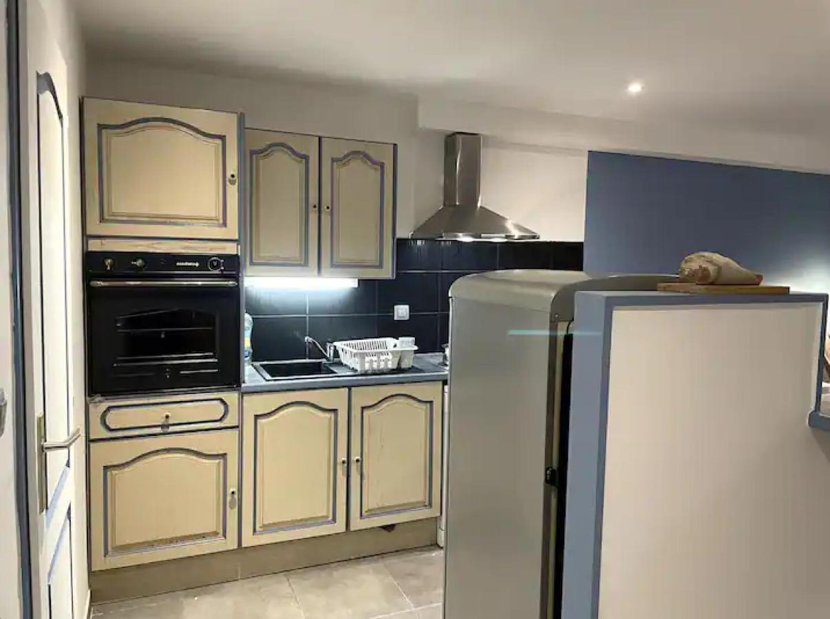 Appartement Avec Parking Gratuit Et Wifi Vierzon Luaran gambar