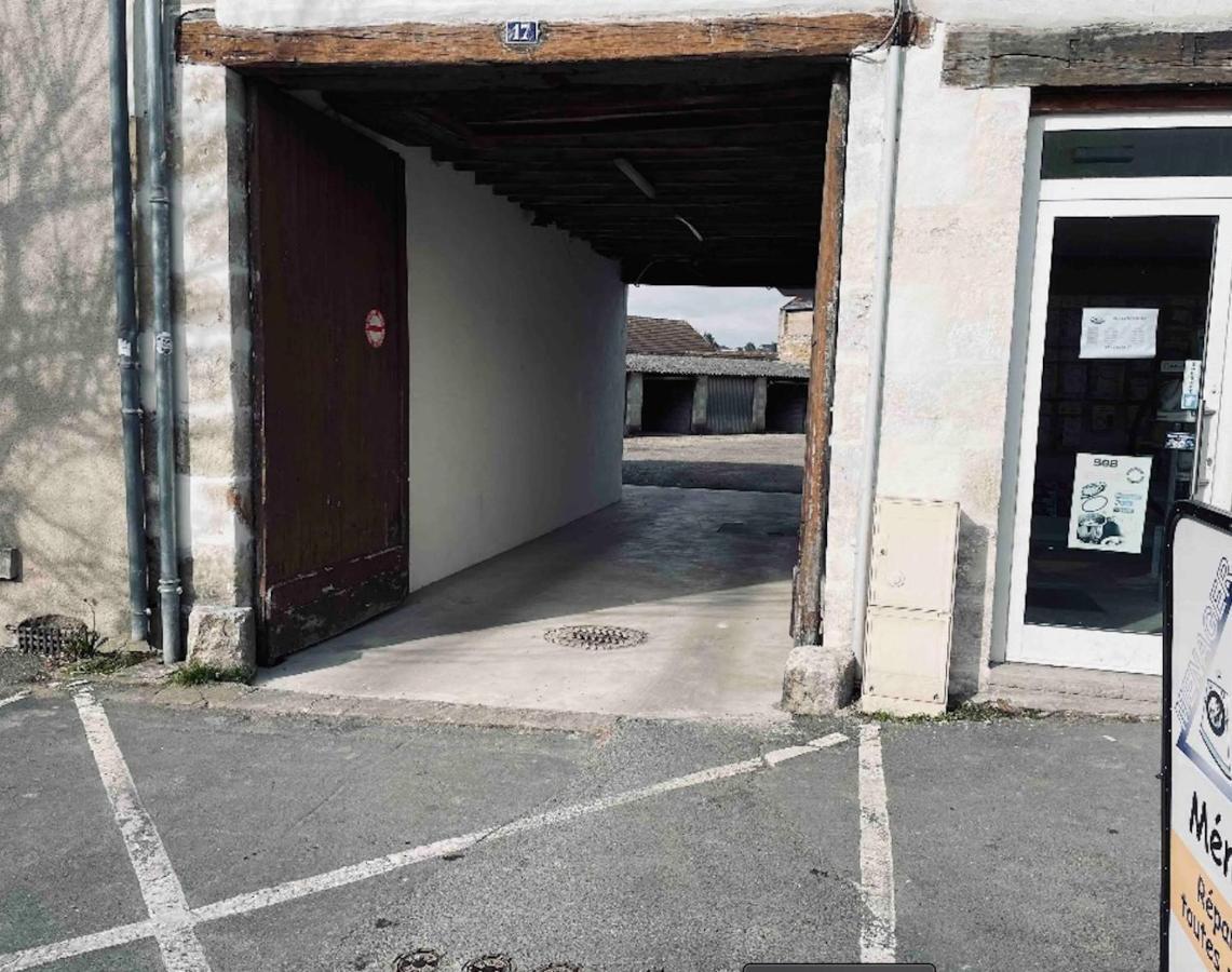 Appartement Avec Parking Gratuit Et Wifi Vierzon Luaran gambar