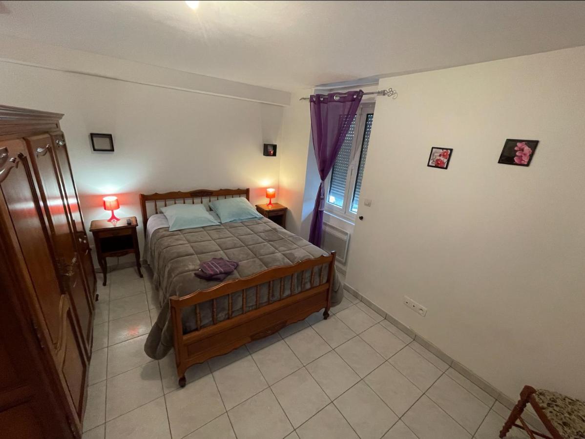 Appartement Avec Parking Gratuit Et Wifi Vierzon Luaran gambar