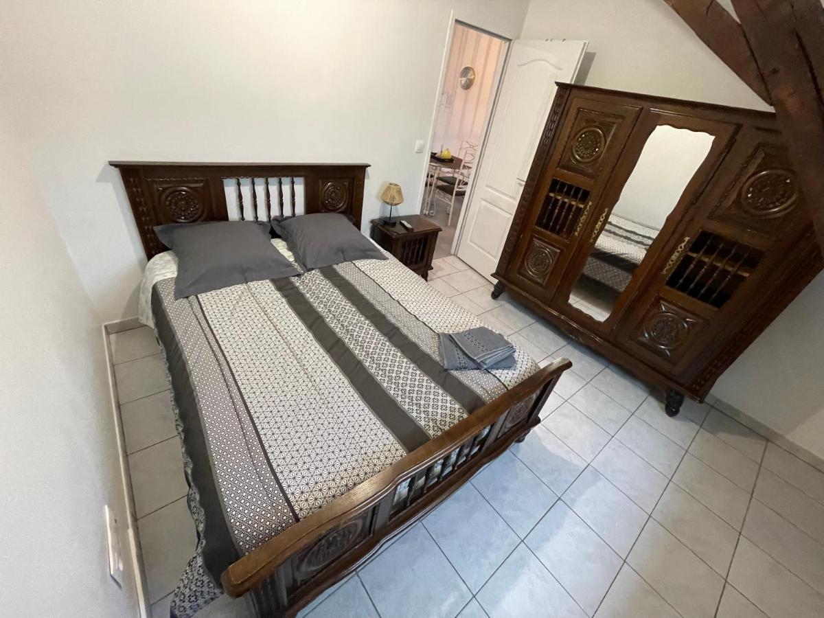 Appartement Avec Parking Gratuit Et Wifi Vierzon Luaran gambar