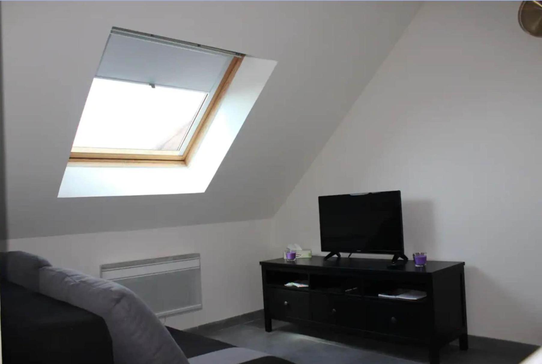 Appartement Avec Parking Gratuit Et Wifi Vierzon Luaran gambar